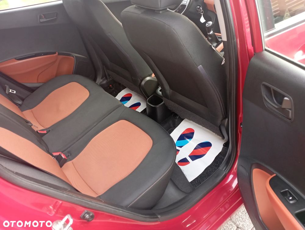 Hyundai i10 1.2 Fifa World Cup Edition - 17