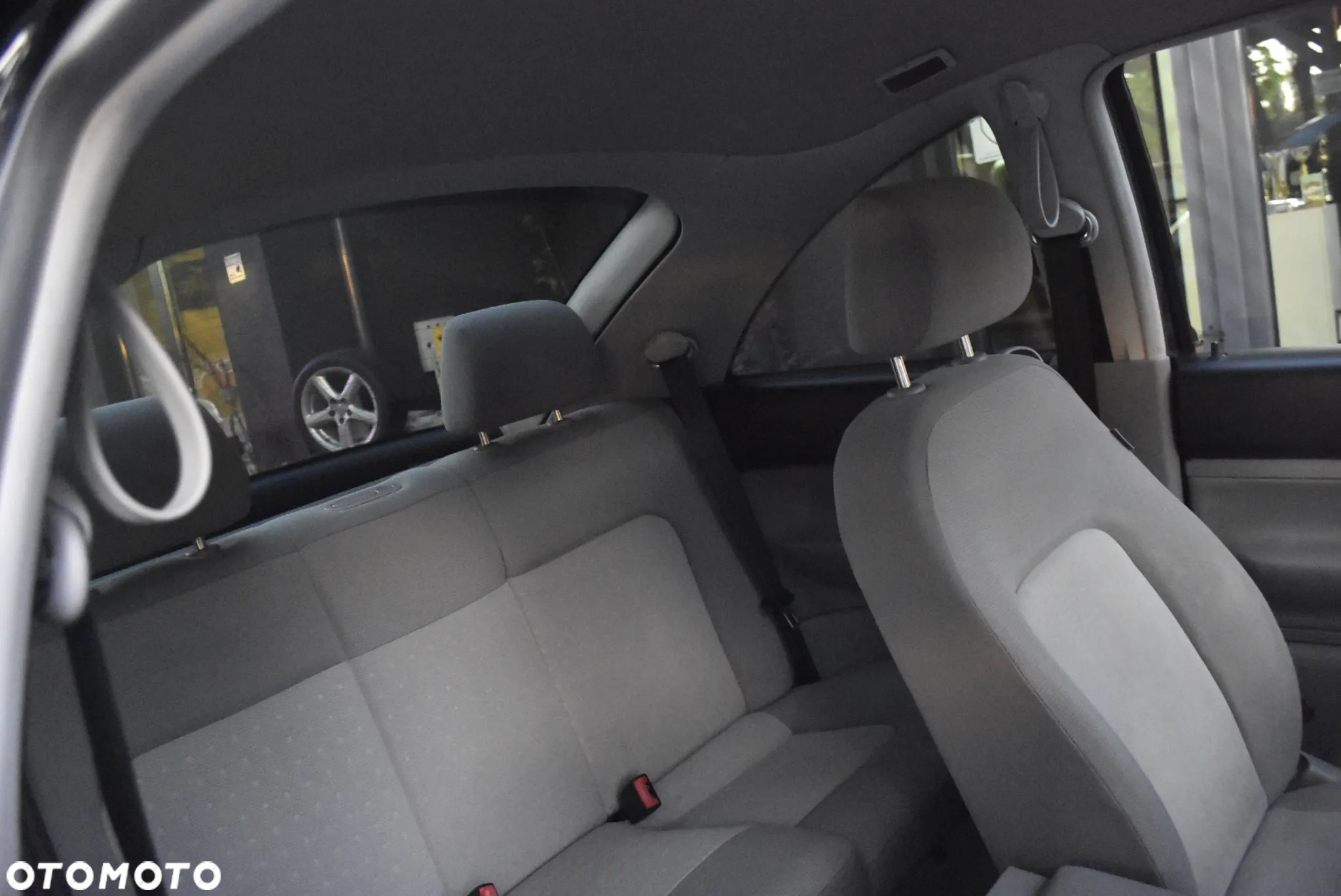 Volkswagen New Beetle - 11