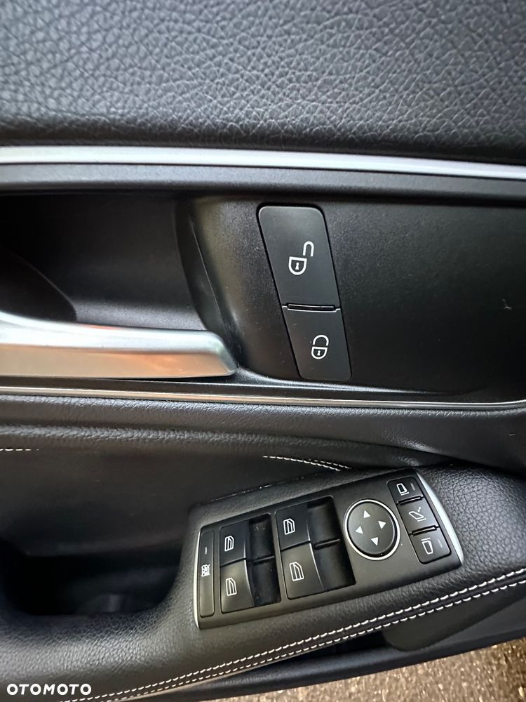 Mercedes-Benz CLA 200 Urban - 21