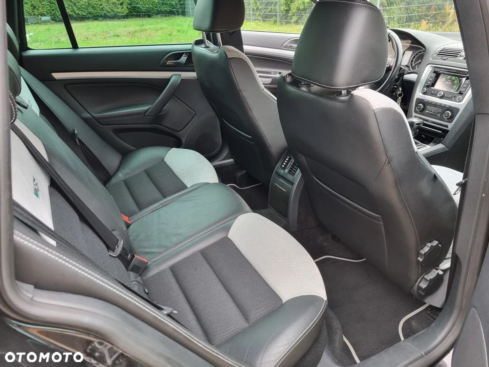 Skoda Octavia 2.0 TDI DPF RS DSG - 13