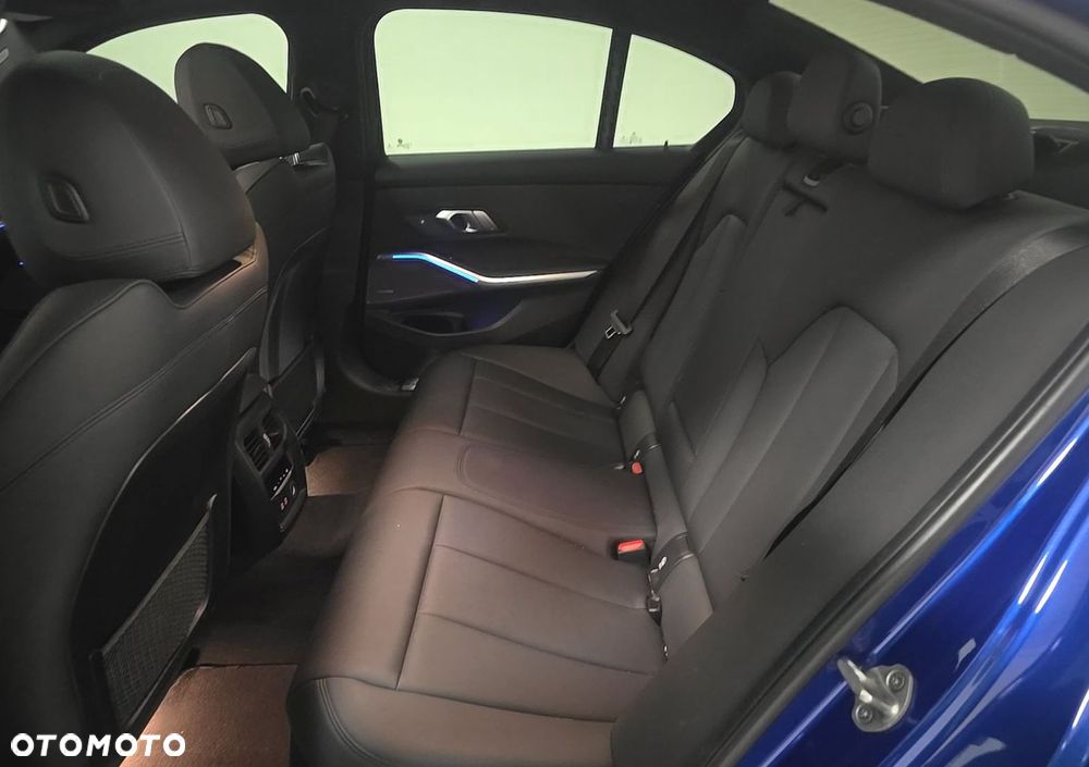 BMW Seria 3 330i xDrive M Sport sport - 10
