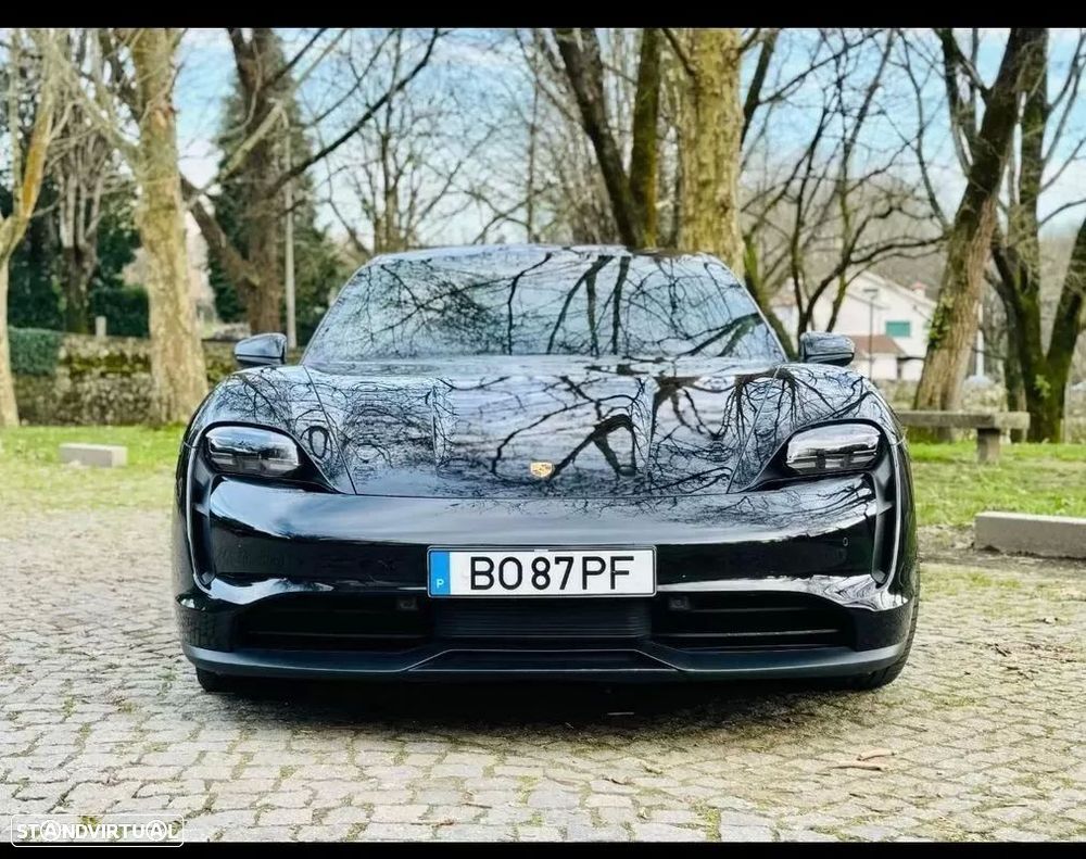 Porsche Taycan 4 - 3
