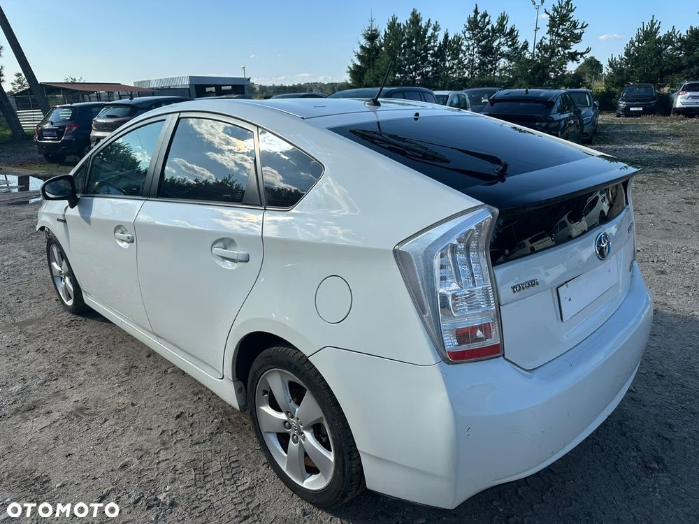 Toyota Prius (Hybrid) Executive - 2