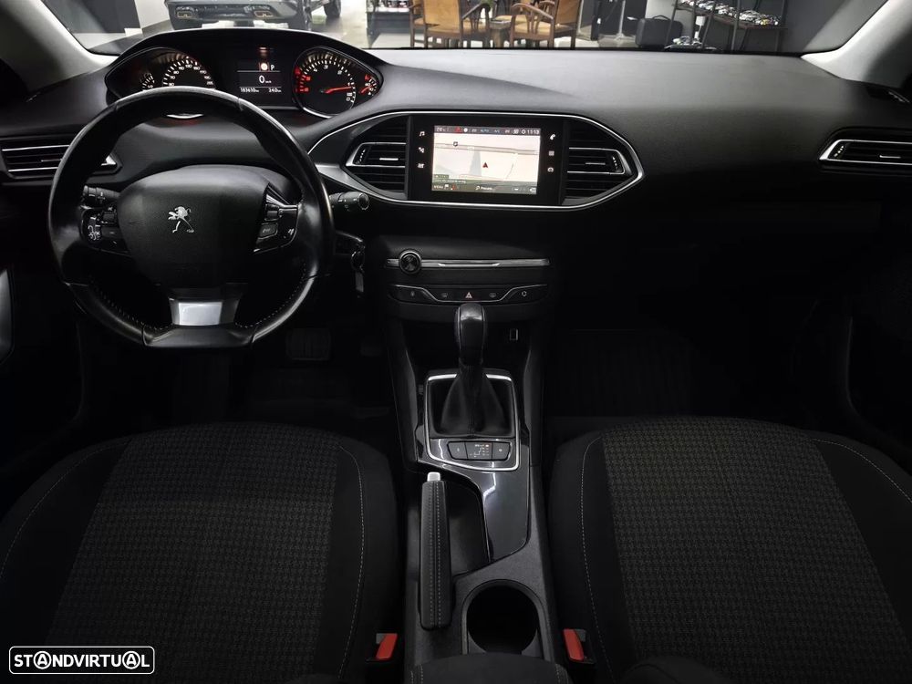 Peugeot 308 1.6 BlueHDi Allure J17 EAT6 — fotografia 22