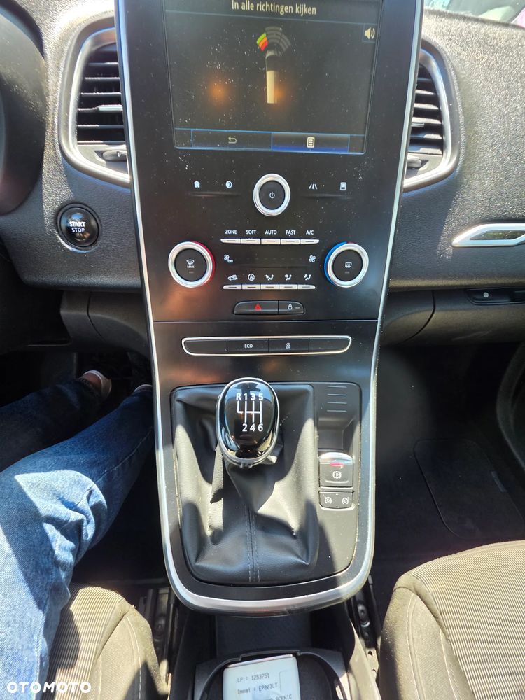 Renault Scenic - 11