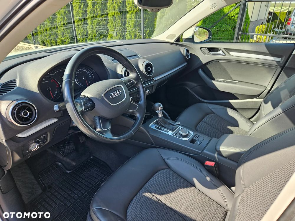 Audi A3 Sportback 2.0 TDI S tronic - 17