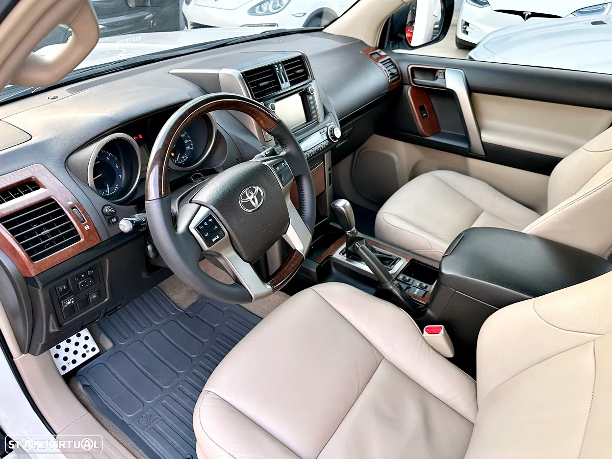 Toyota Land Cruiser Prado - 21