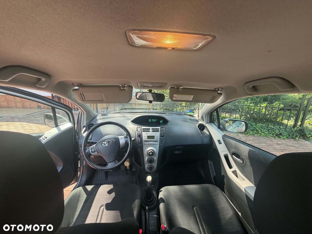 Toyota Yaris 1.3 Luna Premium - 18