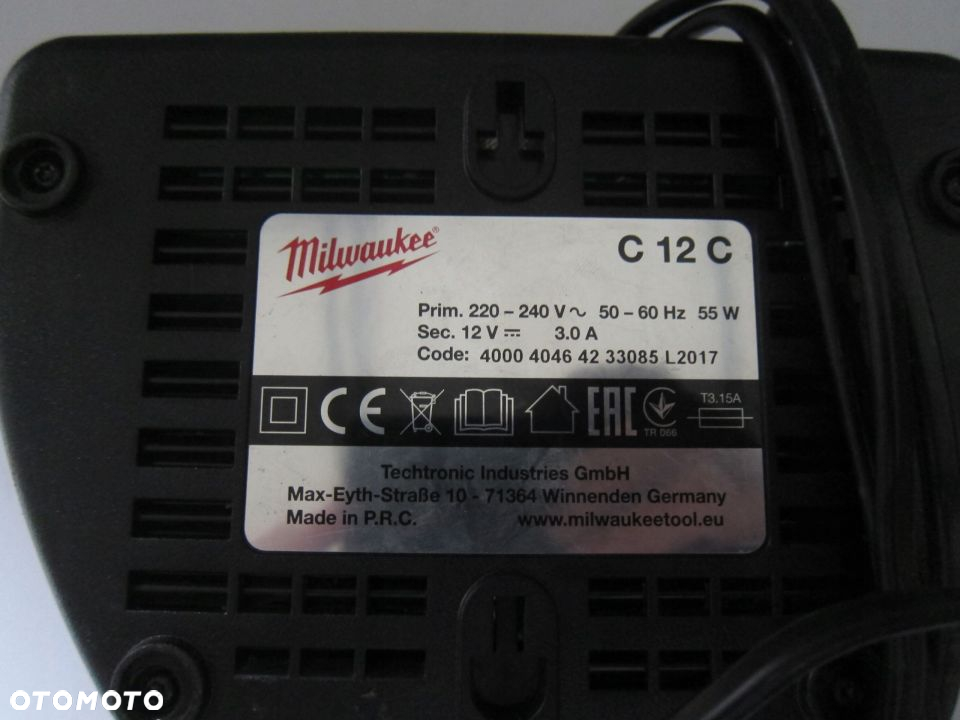 ŁADOWARKA MILWAUKEE C12/3.0A 12V - 2