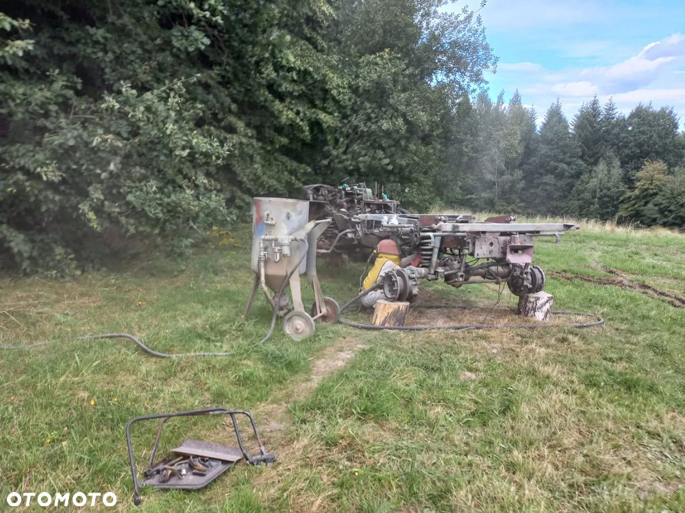 Mercedes-Benz Unimog - 12