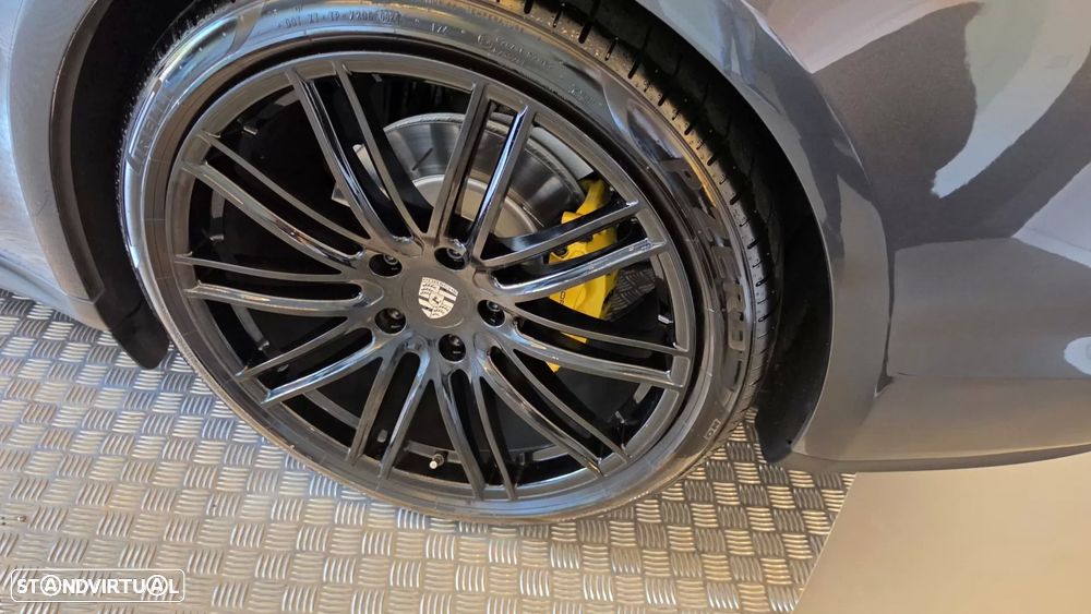 Porsche Panamera 4 S - 36