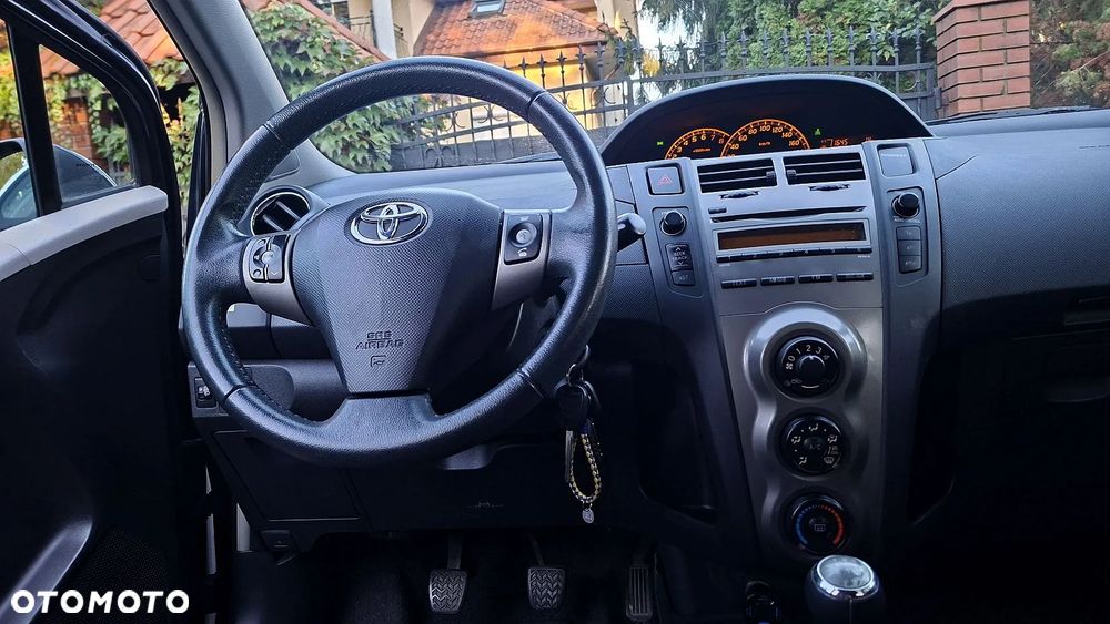 Toyota Yaris - 20
