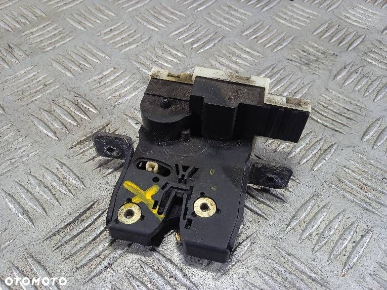 ZAMEK KLAPY NISSAN MICRA K12 - 1