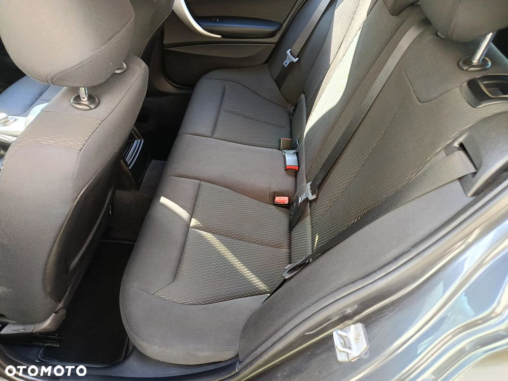 BMW Seria 1 116d DPF - 13