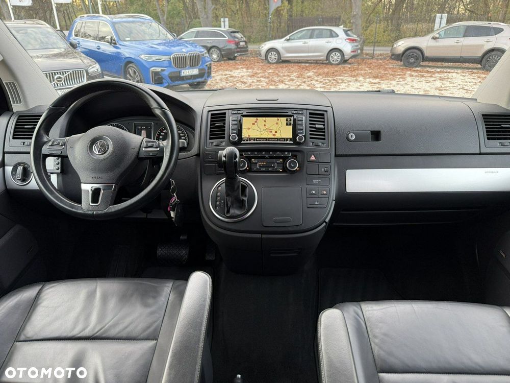 Volkswagen Multivan - 25