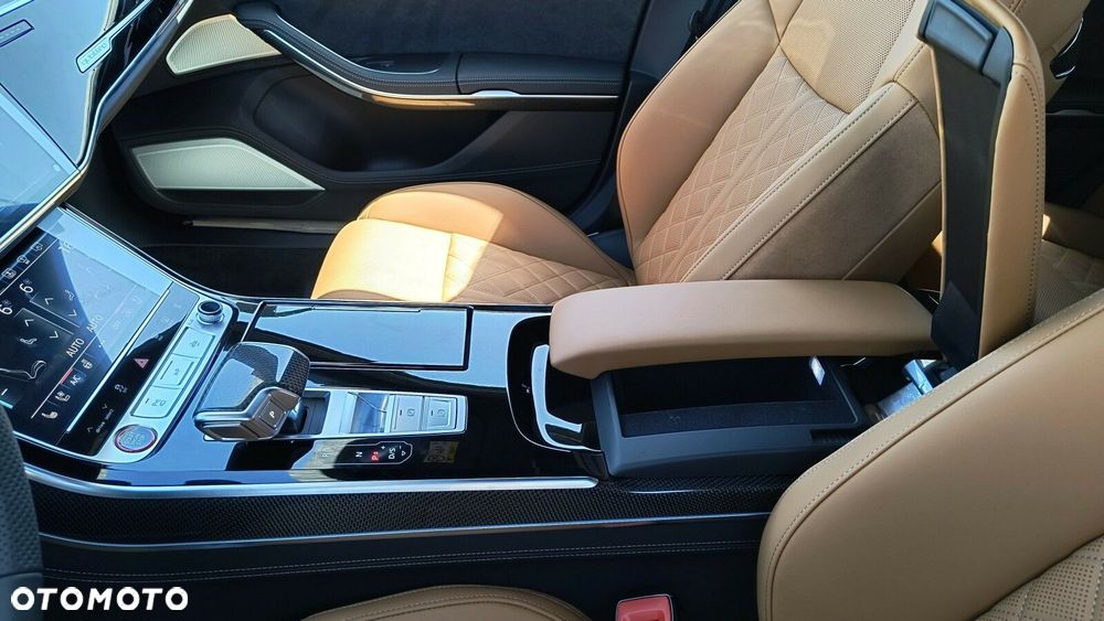 Audi S8 - 39