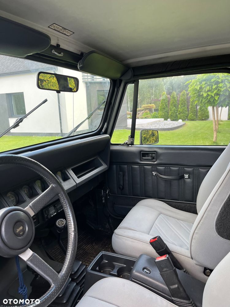 Jeep Wrangler 2.5L - 6
