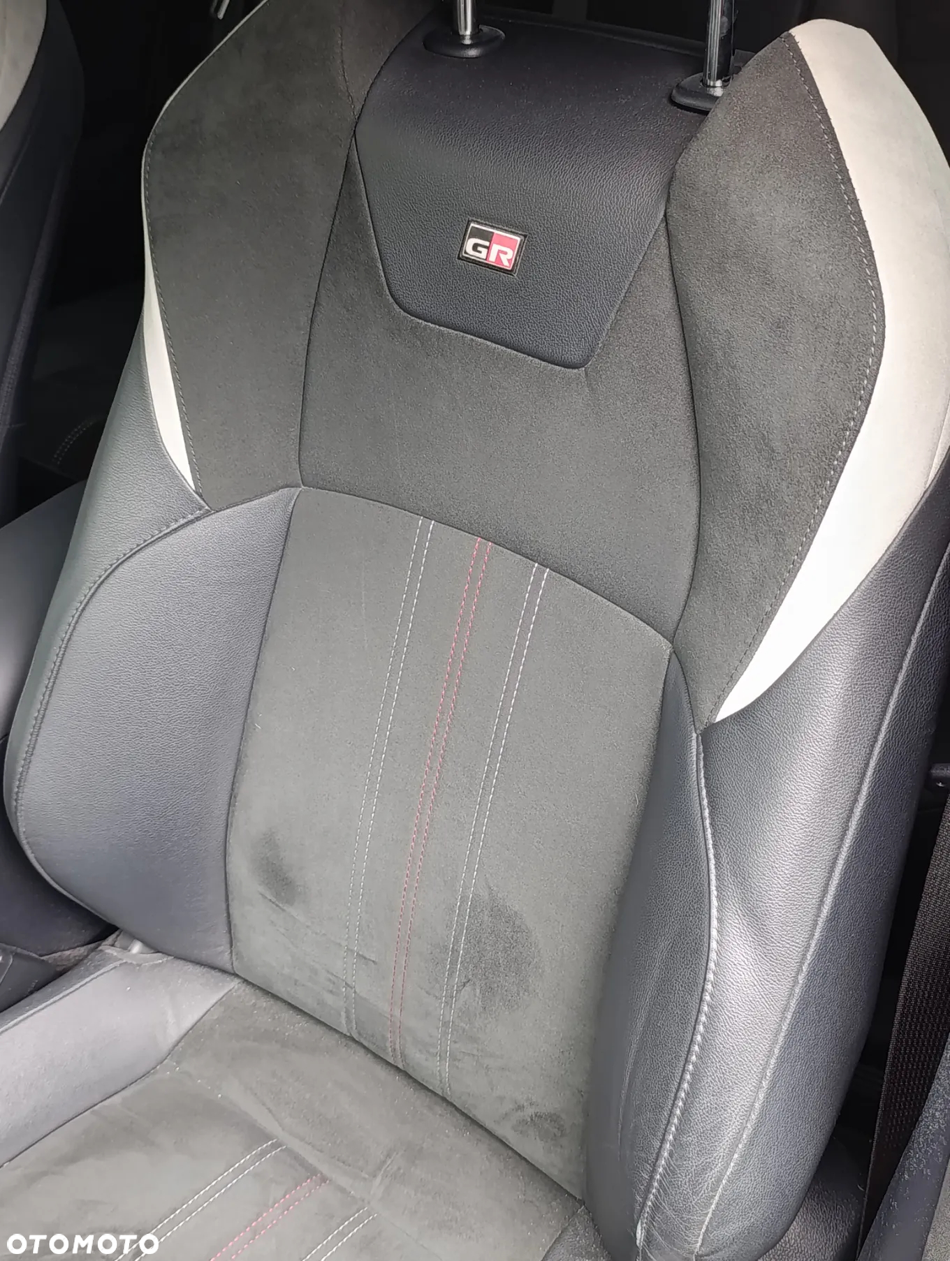 Toyota C-HR 1.8 Hybrid GPF GR Sport - 22