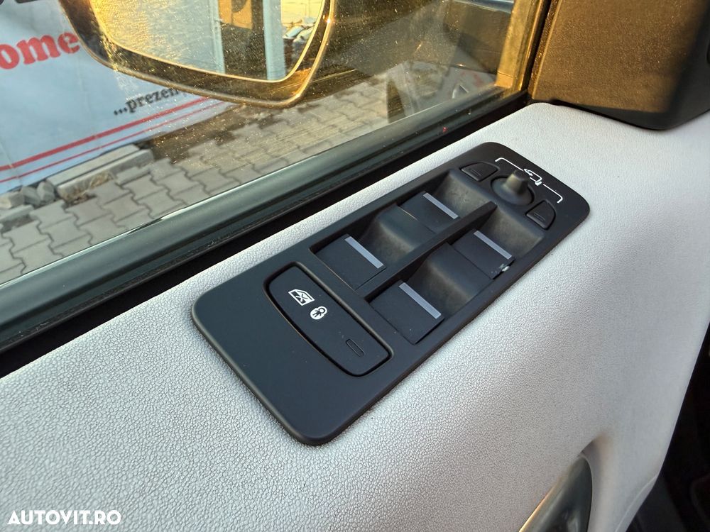 Land Rover Discovery Sport 2.0 l SE Aut. - 36