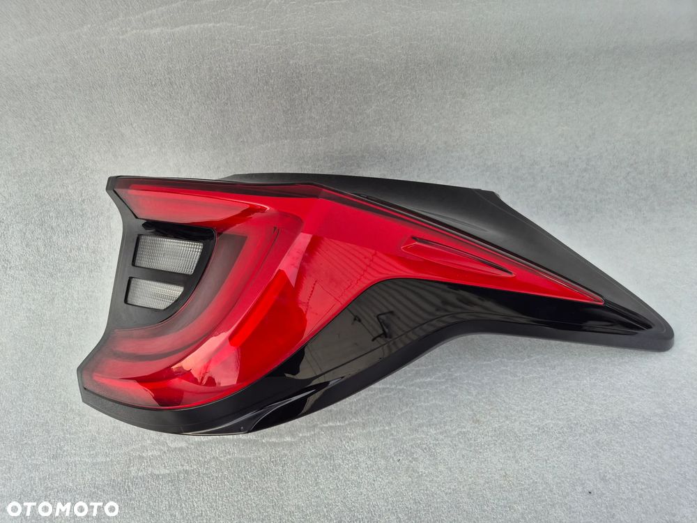 Lampa prawy tył prawa tylna Toyota Yaris IV 4 - 3