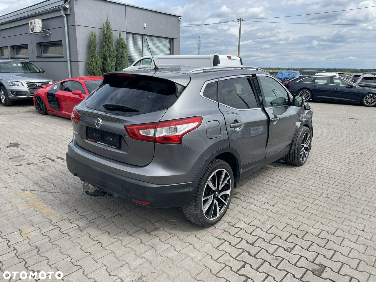 Nissan Qashqai 1.6 dCi Xtronic TEKNA+ - 4