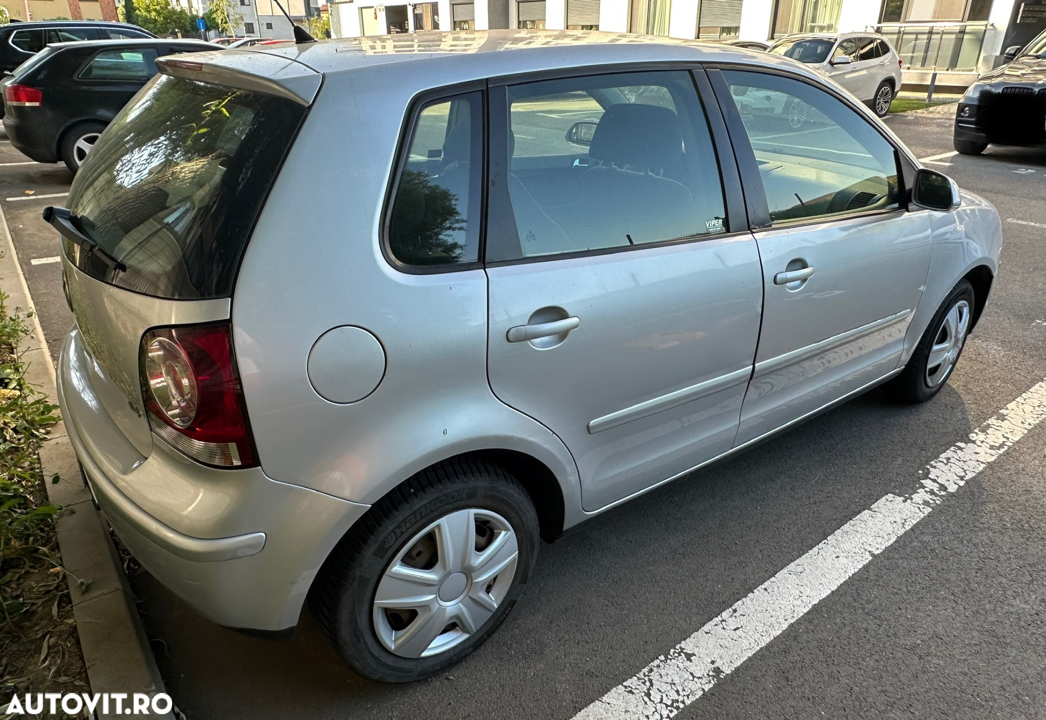 Volkswagen Polo 1.4 Attractive - 5