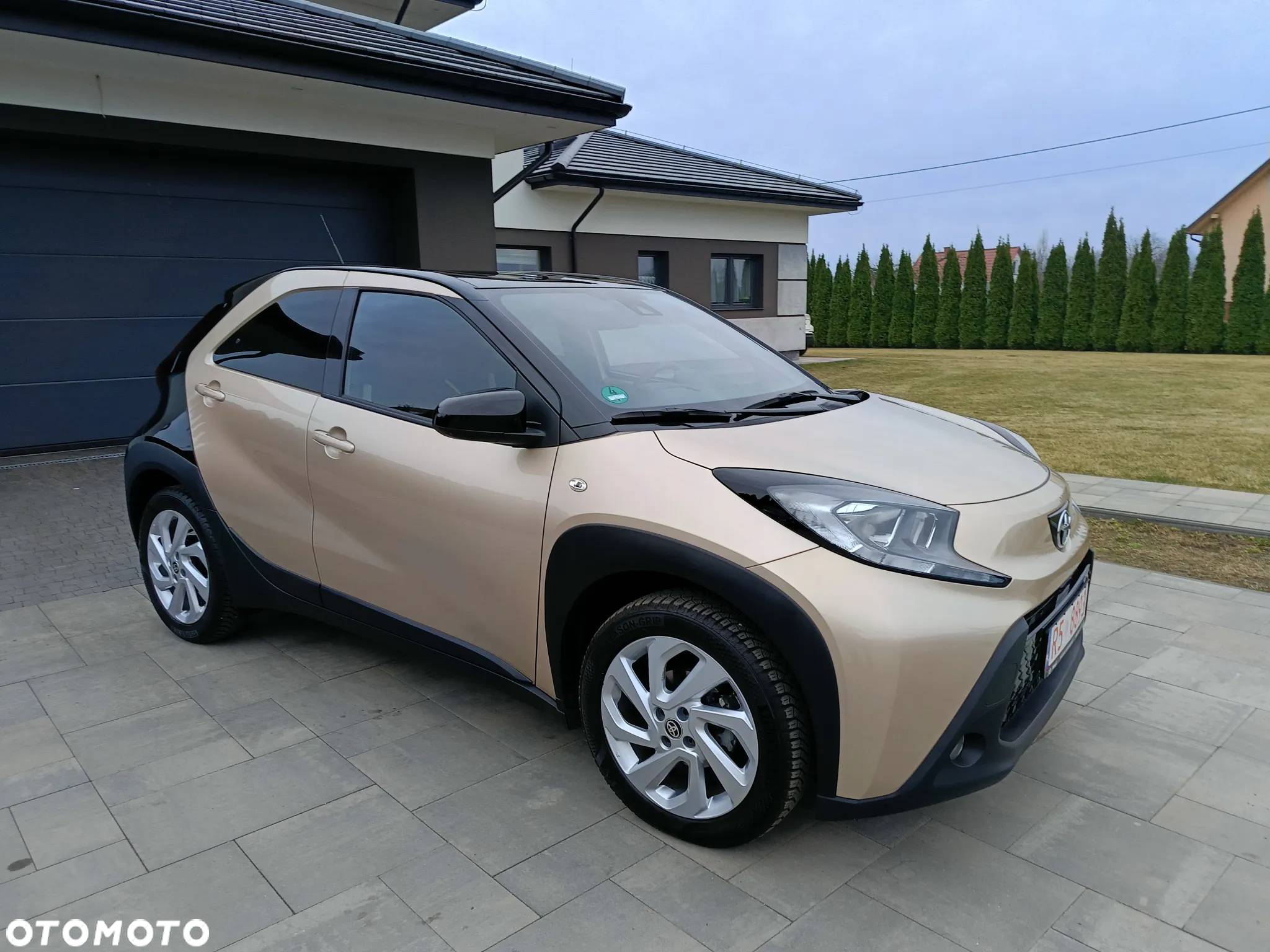 Toyota Aygo X 1.0 VVT-i Color Edition X-shift - 2