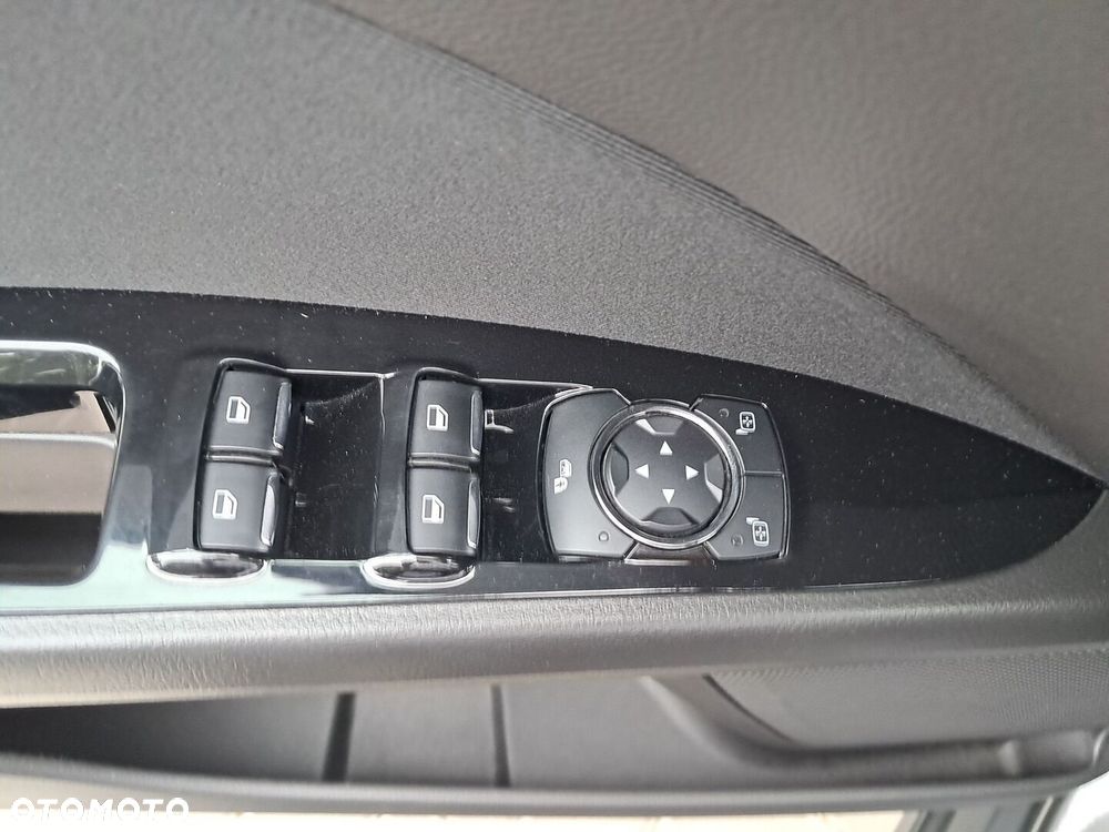 Ford Mondeo 1.5 EcoBoost Ambiente - 22