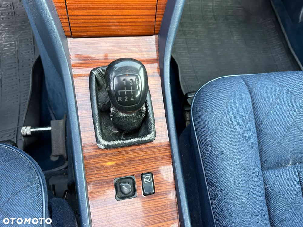 Mercedes-Benz Klasa E - 32