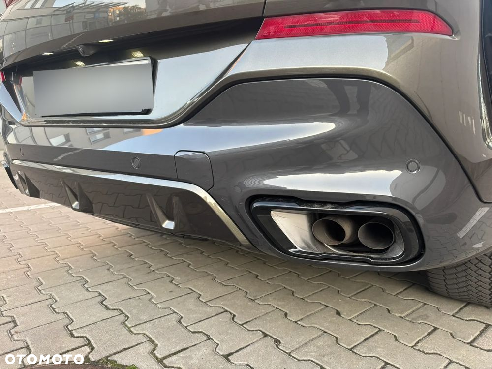 BMW X6 M50i - 32