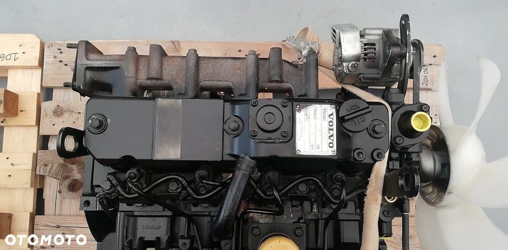 SILNIK VOLVO D2 2DCAE3 27.2 kW 2200 rpm 11 789 zł netto - 8