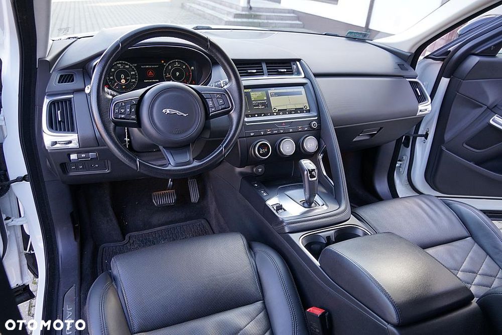 Jaguar E-Pace 2.0 i4D AWD - 31