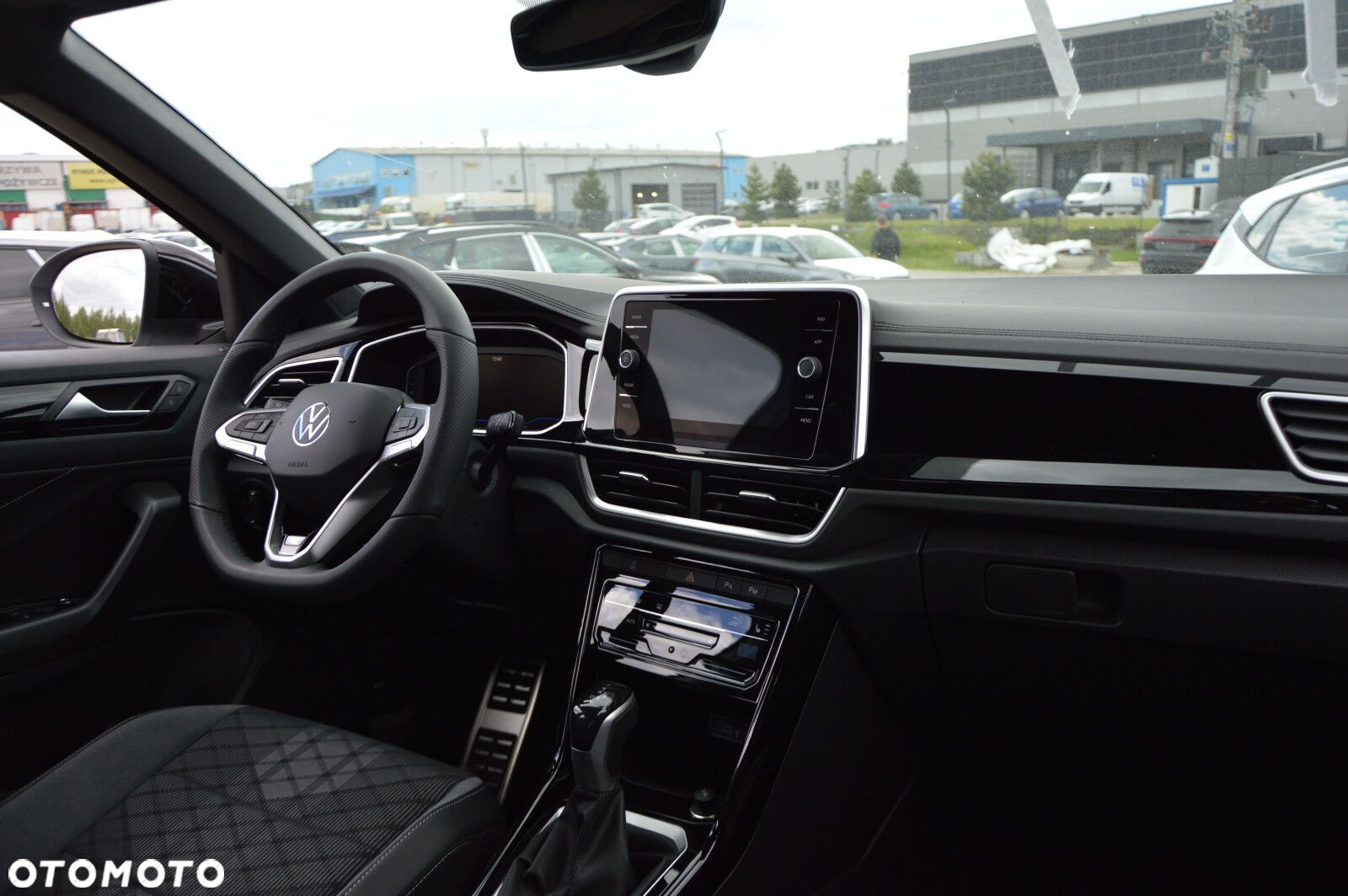 Volkswagen T-Roc - 13