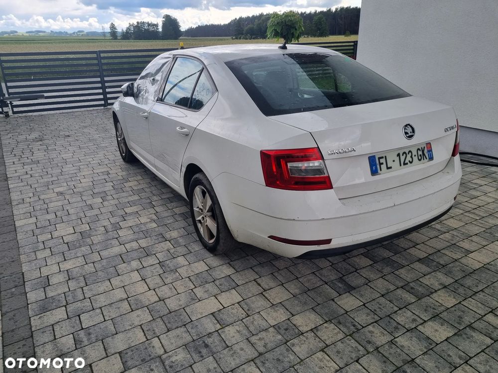Skoda Octavia 1.6 TDI Premium Edition - 5