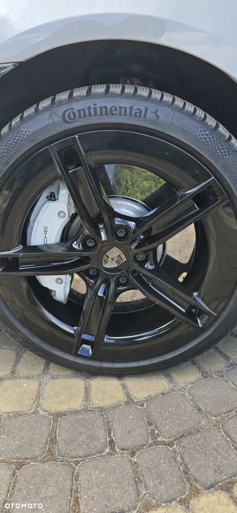 Porsche Taycan - 27