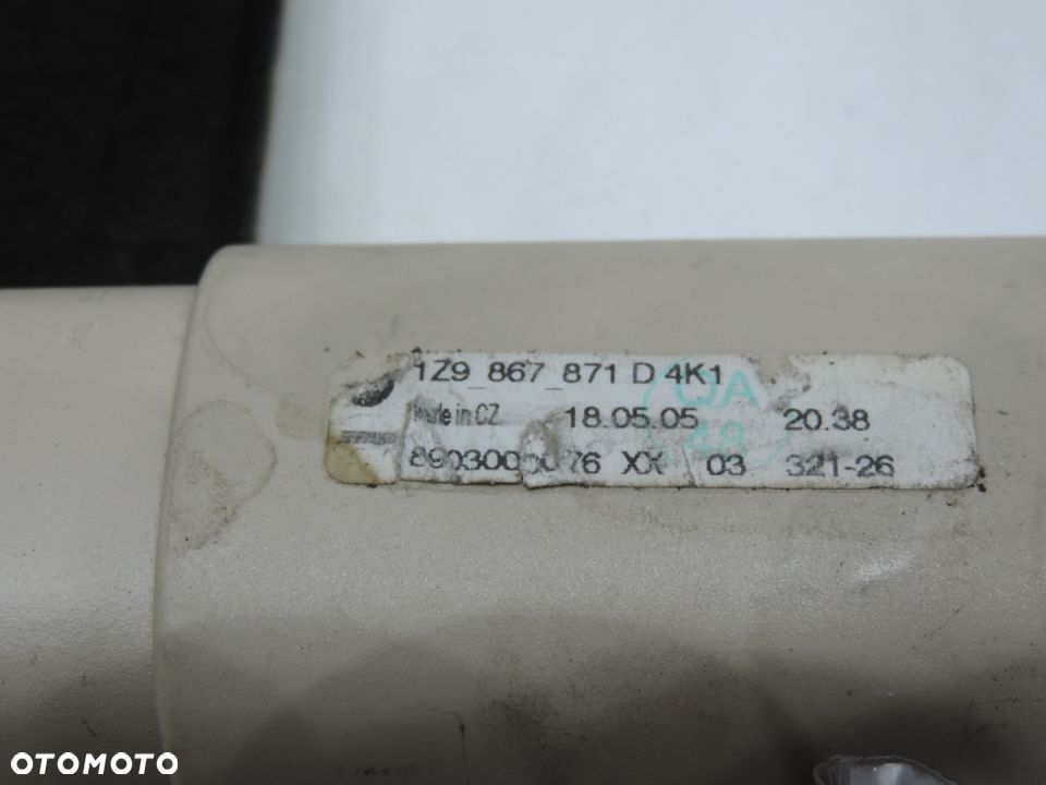 ROLETA BAGAŻNIKA SKODA OCTAVIA II KOMBI - 6