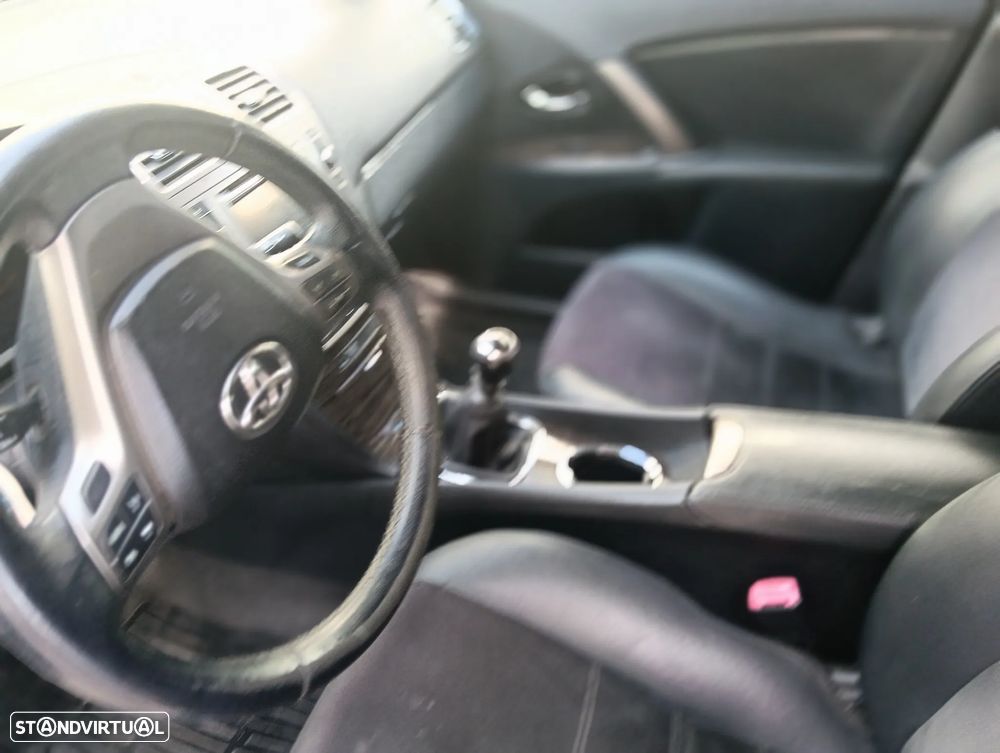 Toyota Avensis SW 2.0 D-4D Exclusive - 13
