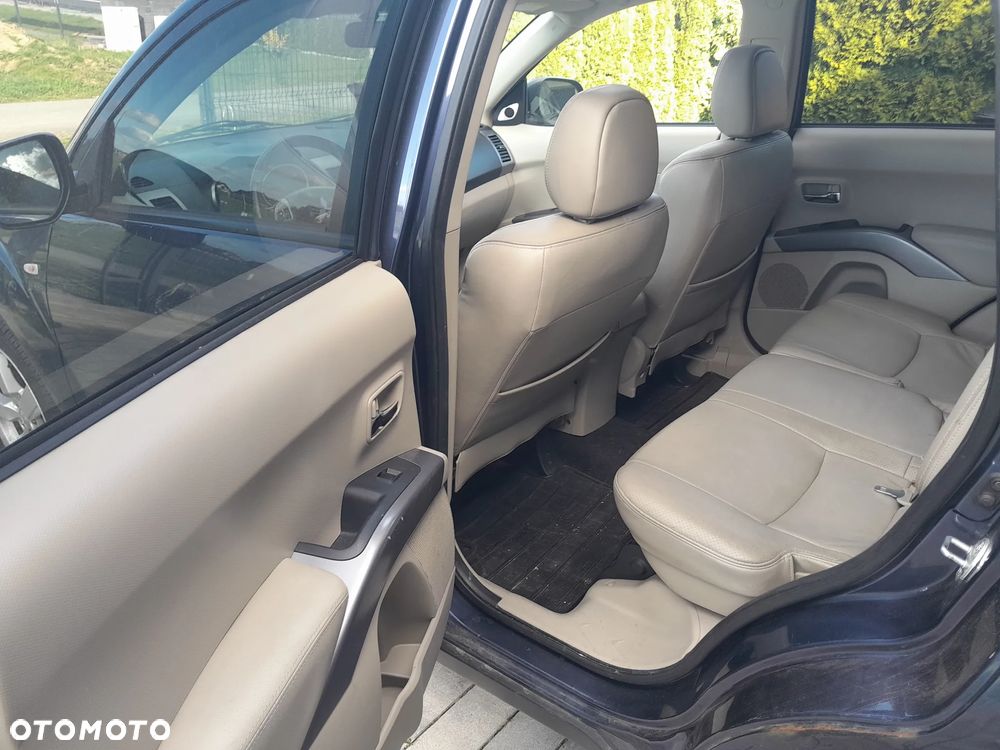 Mitsubishi Outlander 2.0 DI-D 4WD Instyle - 17