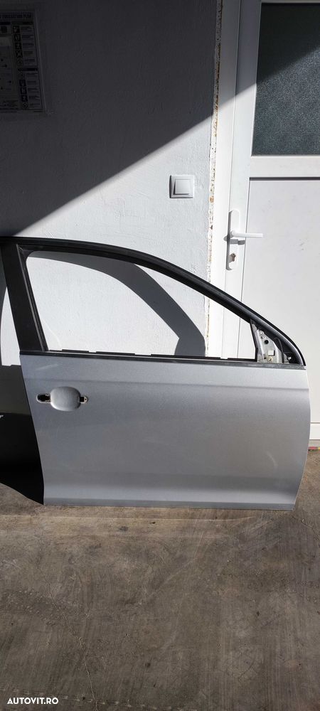 Usa fata dreapta volkswagen vw JETTA an 2007 cod culoare LA7W - 1