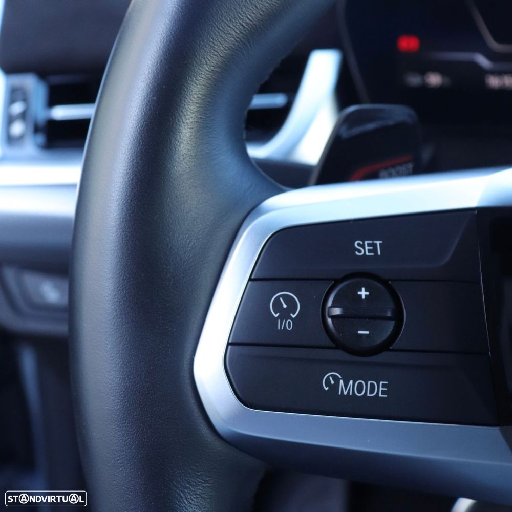 BMW iX2 eDrive20 Pack Desportivo M - 22