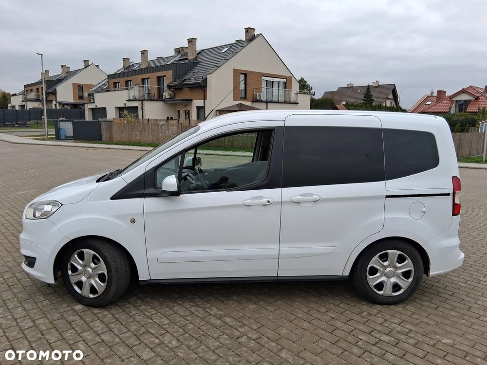 Ford Tourneo Courier 1.5 TDCi Trend - 4