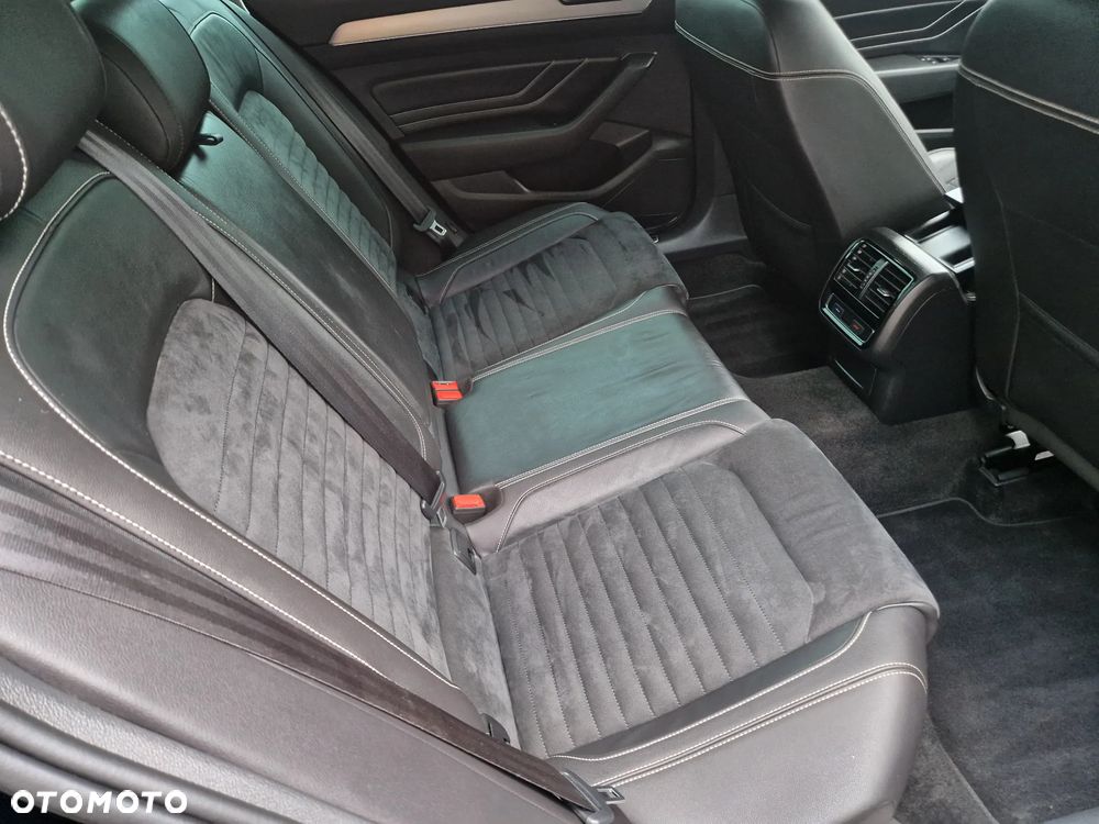 Volkswagen Passat Variant 2.0 TDI SCR DSG BlueMotion Highline - 19