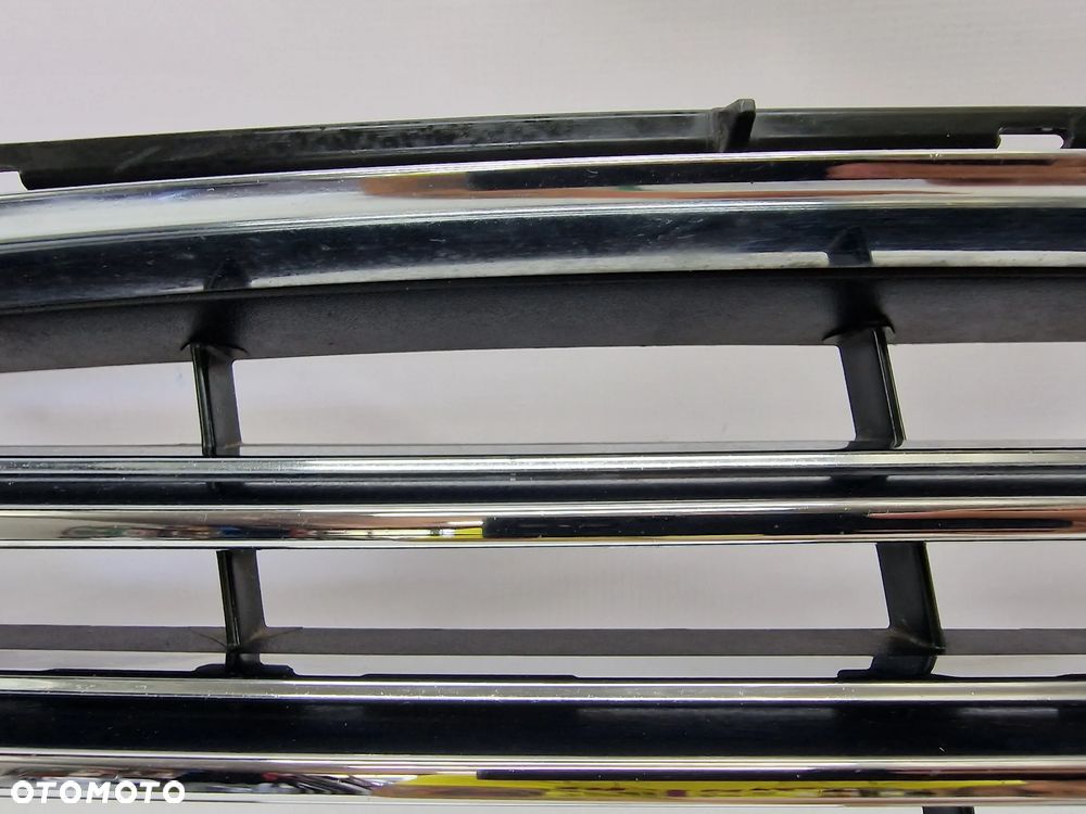 FORD MONDEO MK5 14- ATRAPA / GRILL / KRATKA ŚRODKOWA ZDERZAKA PRZEDNIEGO PRZÓD , NR DS73-8150-J , NR AUKCJI KR87 - 12