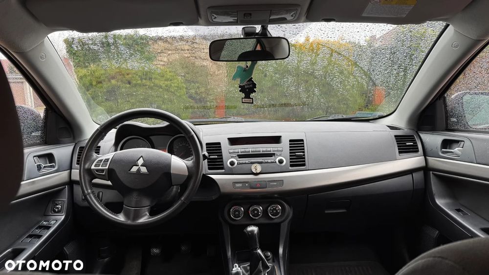 Mitsubishi Lancer - 31