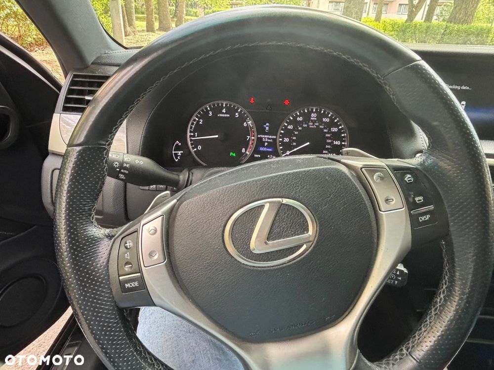 Lexus GS - 10
