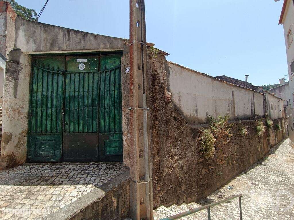 Terreno em Alenquer (Santo Estêvão e Triana) de 150,00 m2 - Grande imagem: 2/28