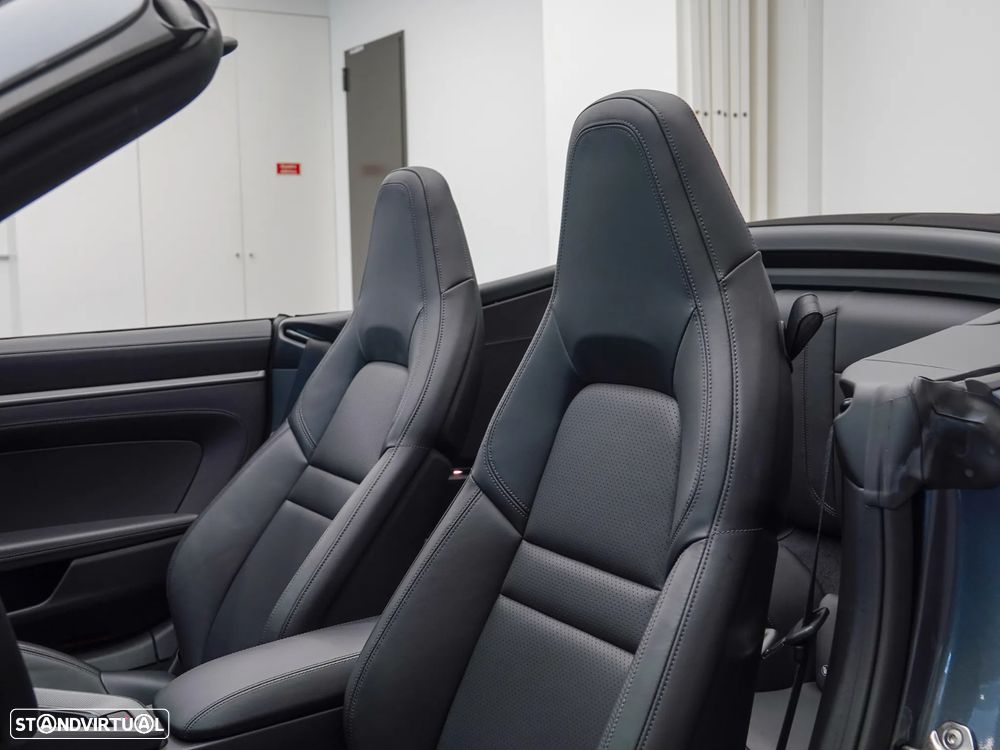 Porsche 911 (992) Carrera - 19