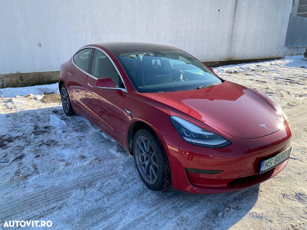 Tesla Model 3 - 1