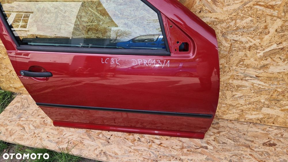 VW GOLF 4 IV DRZWI PRZÓD PRAWY PRAWE  KOD LAK. LC3K - 3