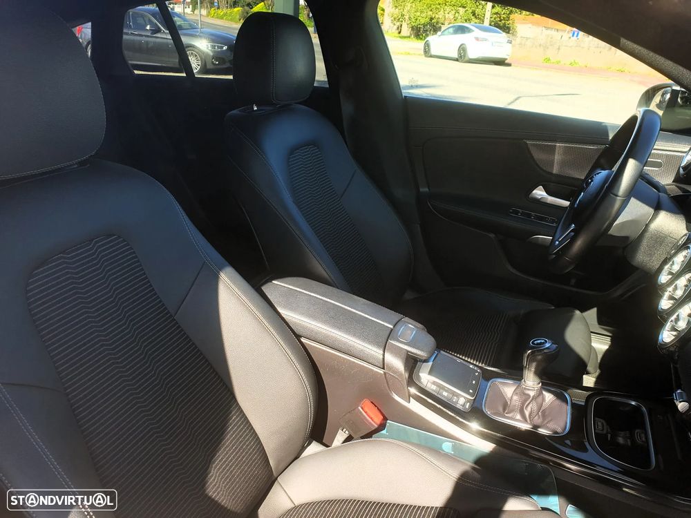 Mercedes-Benz CLA 180 d Progressive - 32